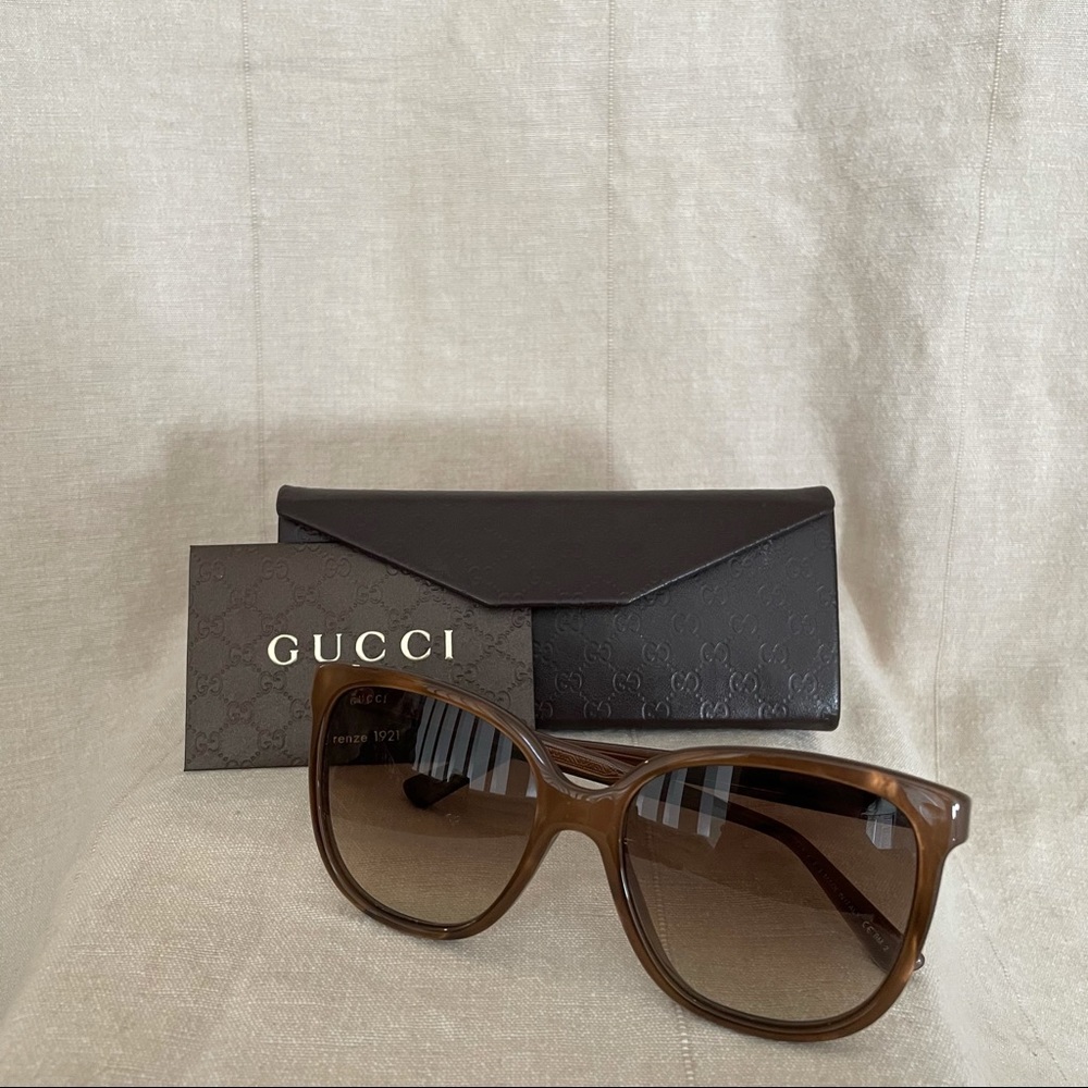 GUCCI Mother of Pearl Oversized (Brown)